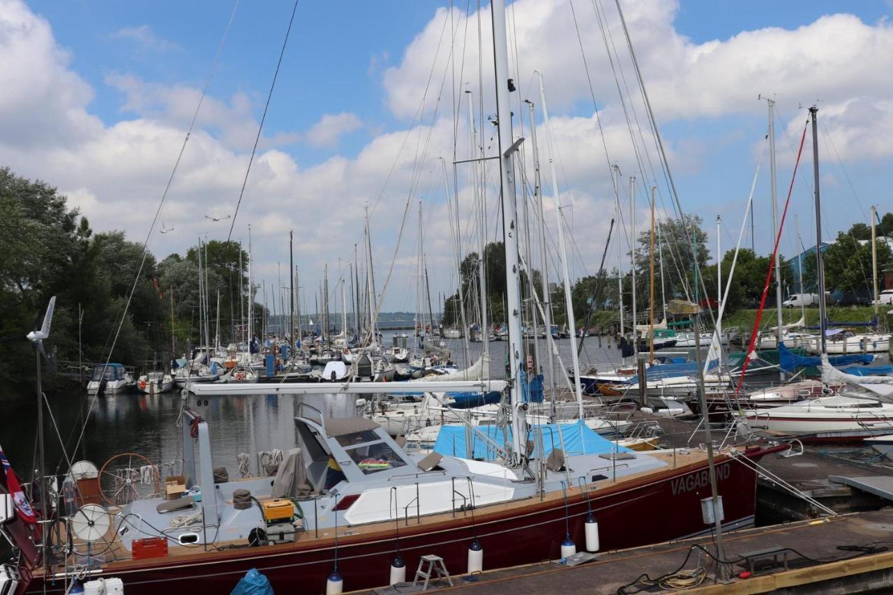 Hotel Hausboot Lina In Flensburg Zewnętrze zdjęcie